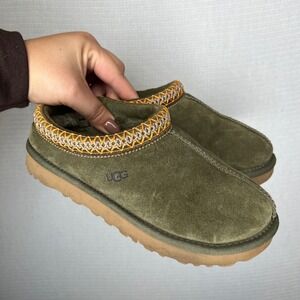 UGG Olive Green Suede Shearling Lined‎ Clogs Slippers Women's Size 5 Tasman